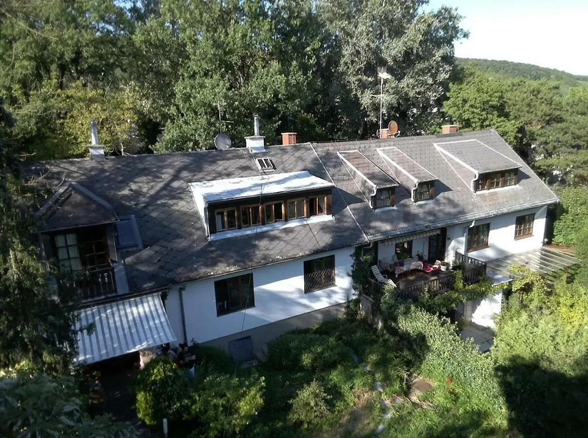 Apartment House Forest location