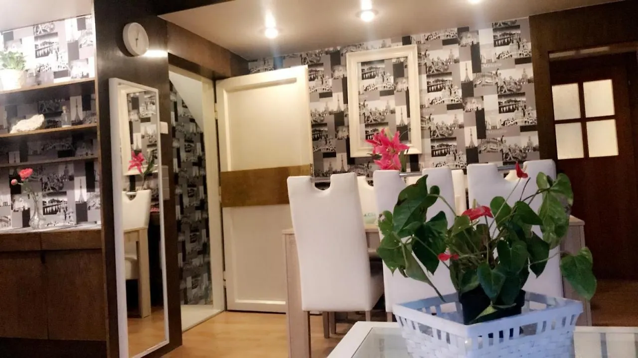 Apartment House Forest Vienna 0*,  Austria